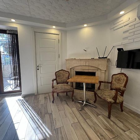 דירות Casa Neptun In Old באטומי מראה חיצוני תמונה