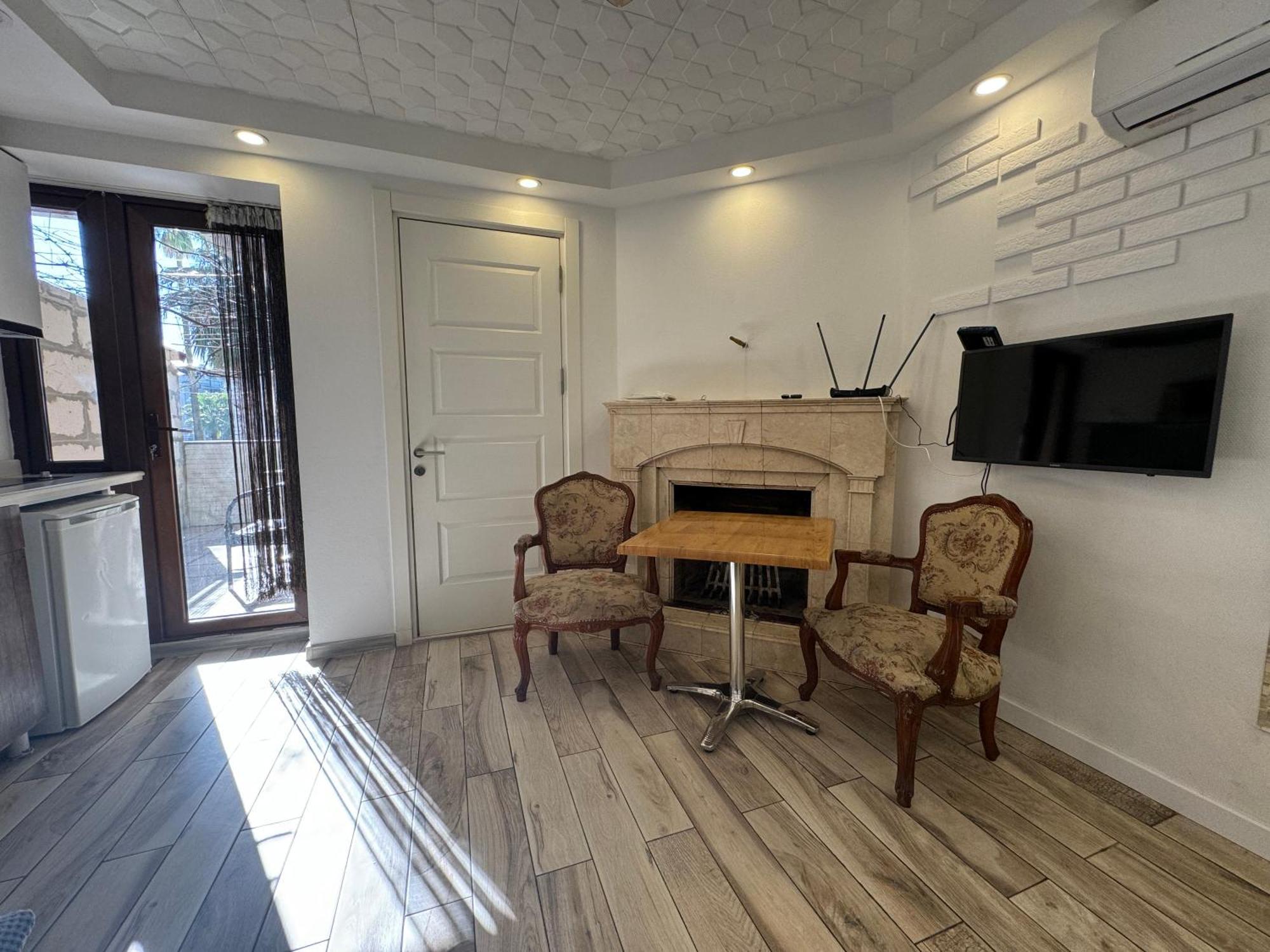 דירות Casa Neptun In Old באטומי מראה חיצוני תמונה